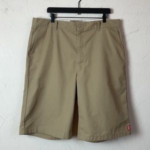 Vans by Red Kap men’s shorts size 40 in tan